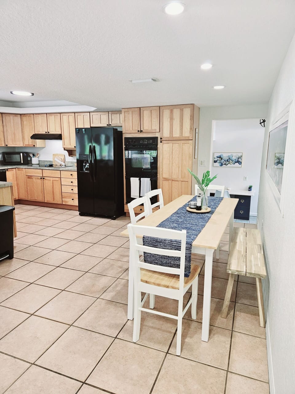 Microwave, dishwasher, coffee/tea maker, cookware/dishes/utensils