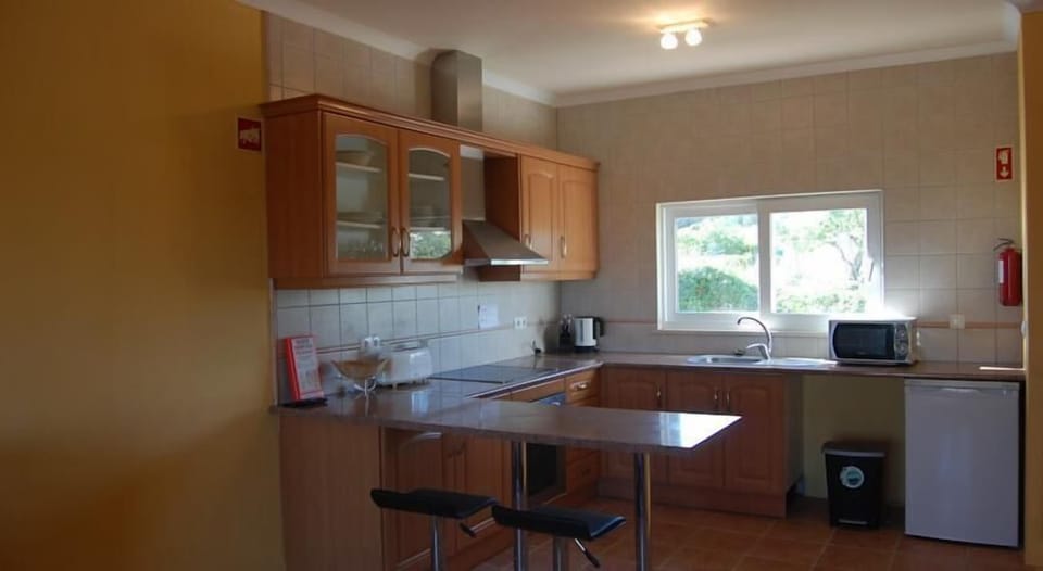 Duplex, 1 Bedroom | Private kitchenette | Mini-fridge, microwave, stovetop, coffee/tea maker