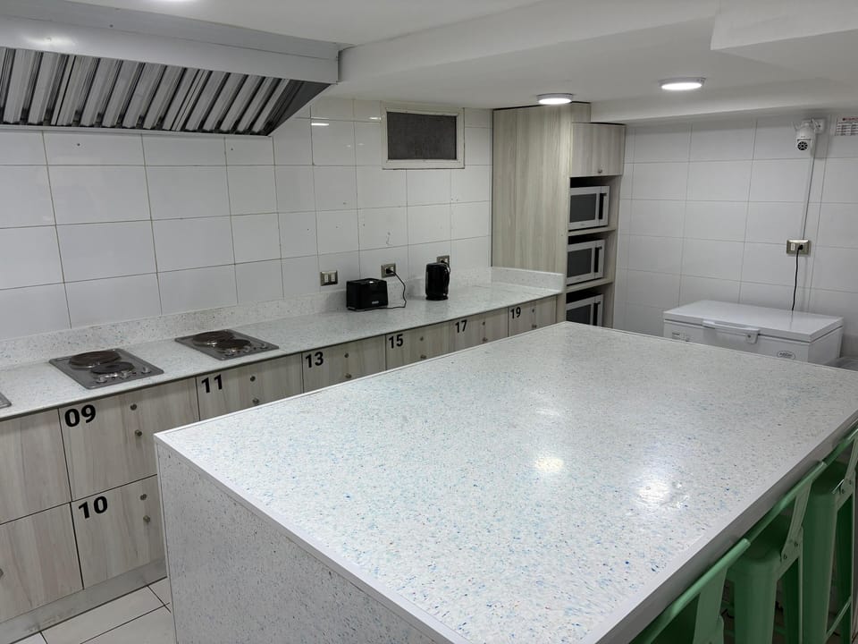 Oven, cookware/dishes/utensils