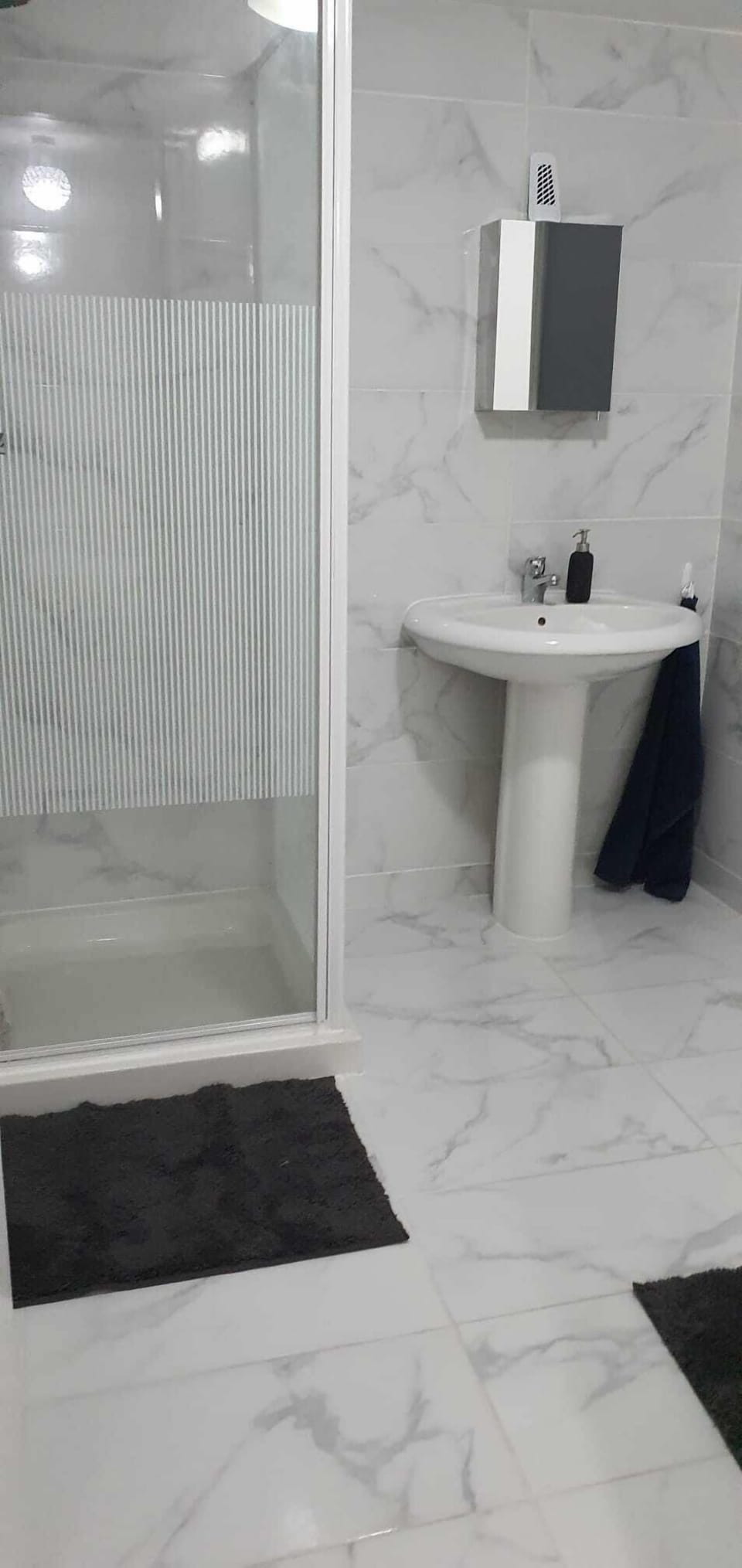 Basic Suite, 1 Double Bed, Non Smoking, Garden View | Bathroom | Towels