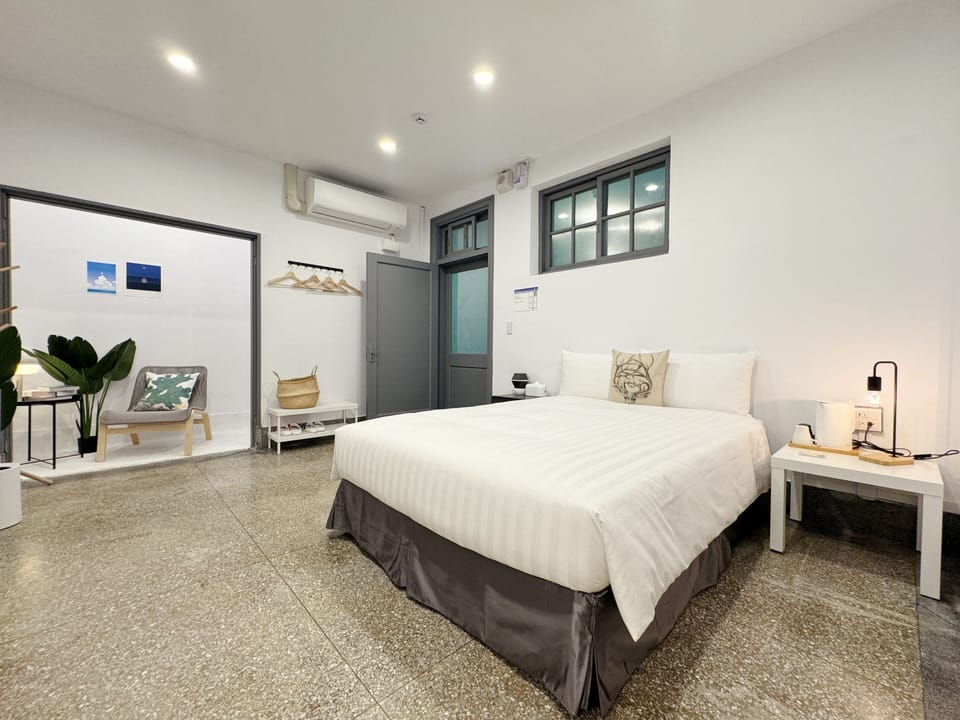 Sunset Double Room with Shared Bathroom | Individually furnished, free WiFi, bed sheets