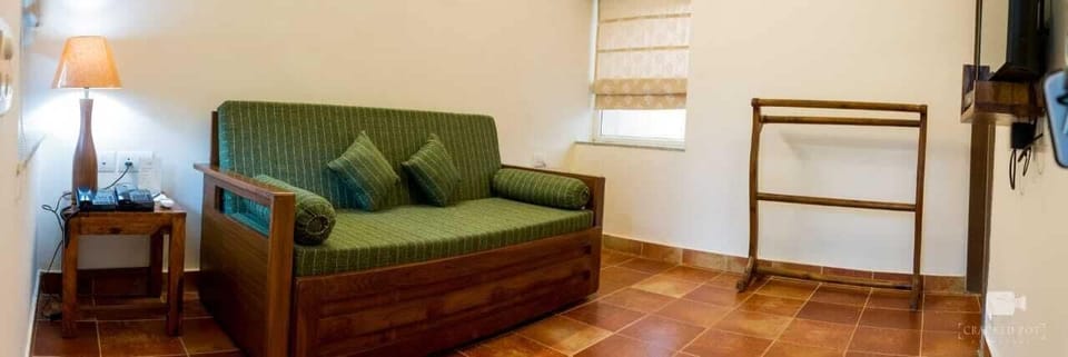 Deluxe Suite | Individually decorated, individually furnished, desk, bed sheets