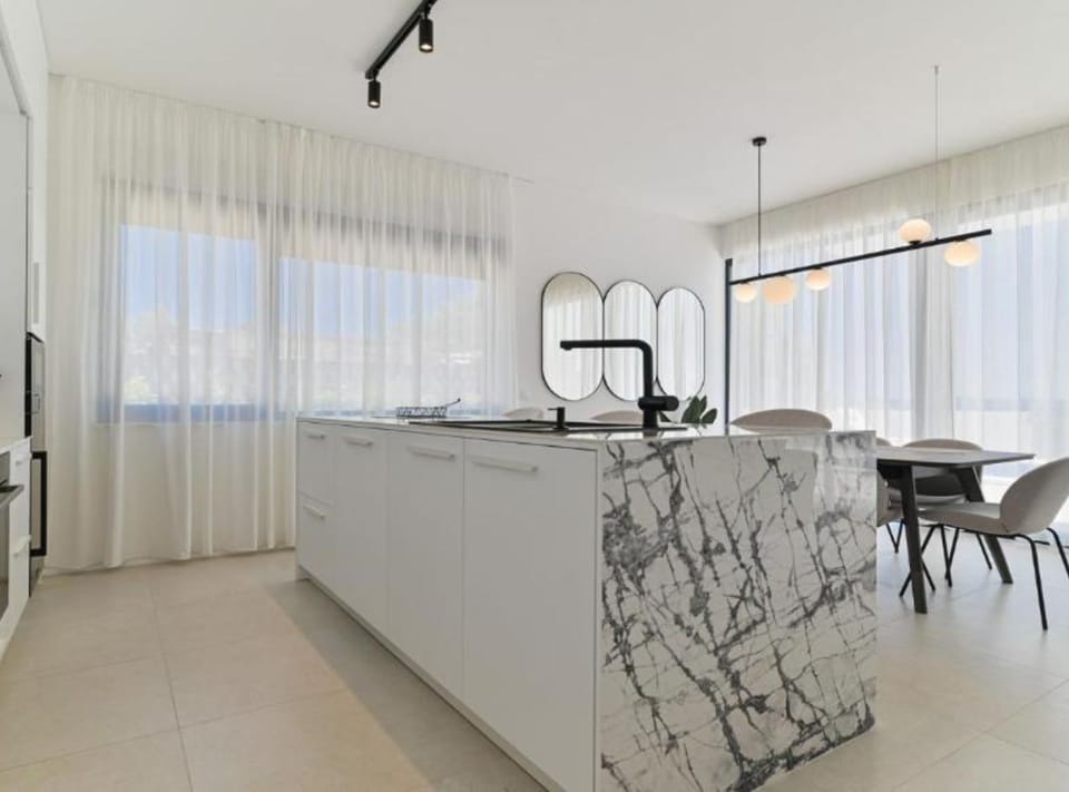 Villa (Five bedroom Villa with Terrace and S) | Dining room