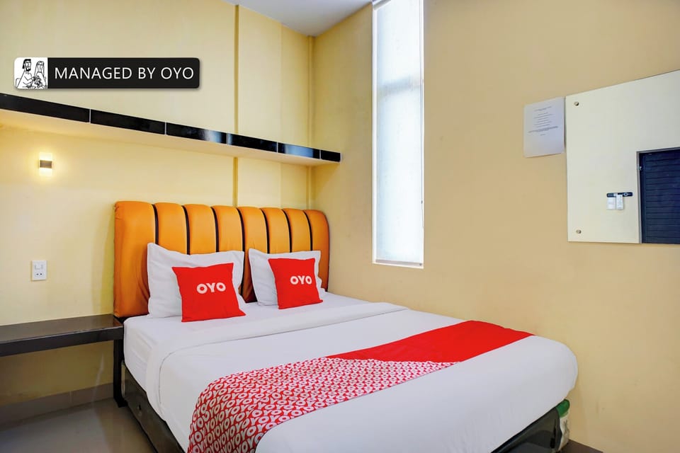 Deluxe Double Room | Desk, WiFi (free), bed sheets