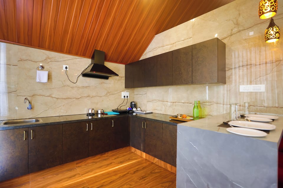 Suite with private pool | Private kitchenette | Electric kettle