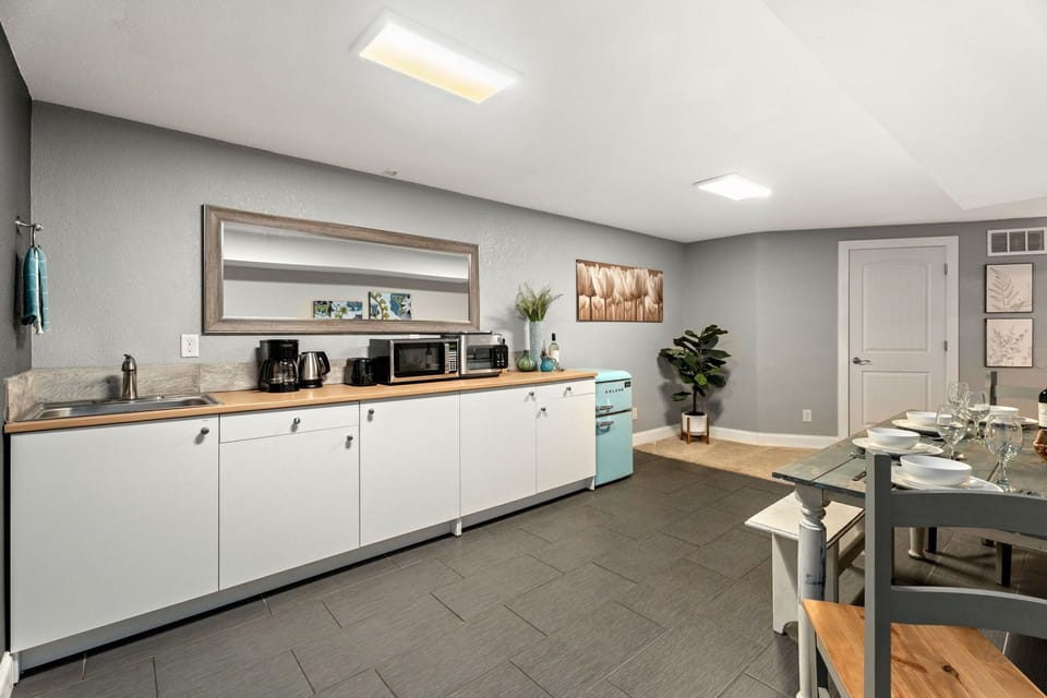 Apartment, 2 Queen Beds, Patio, Garden View (321 N. Meldrum) | Private kitchen | Fridge, microwave, coffee/tea maker, cookware/dishes/utensils