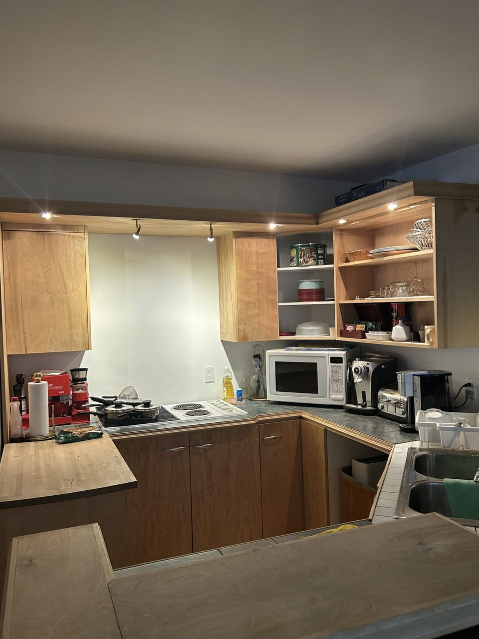 Cookware/dishes/utensils