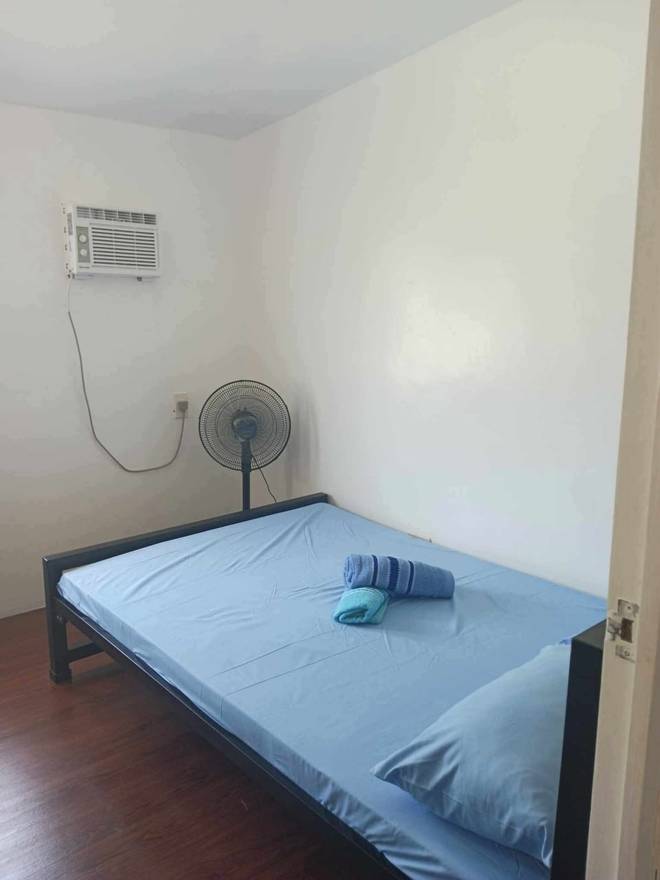 House | 2 bedrooms, bed sheets