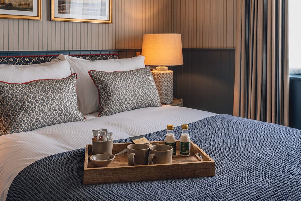 Snug | Egyptian cotton sheets, premium bedding, in-room safe