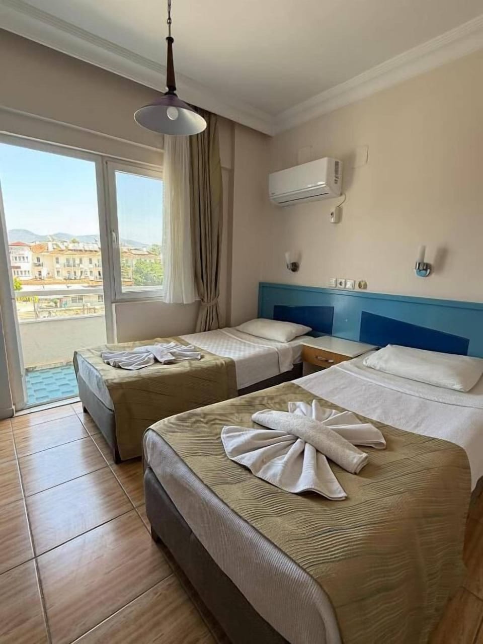 Economy Twin Room | Free WiFi, bed sheets