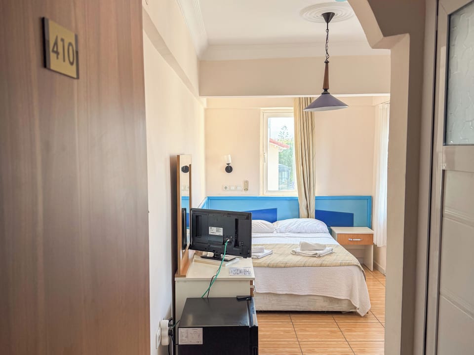 Economy Double Room | WiFi (free), bed sheets