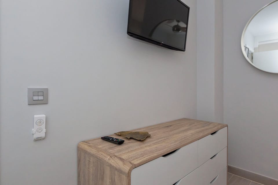 Apartment | 2 bedrooms, blackout drapes, iron/ironing board, free WiFi