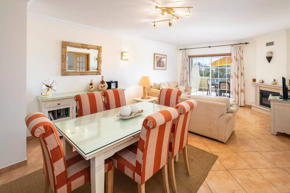 Apartment | Dining