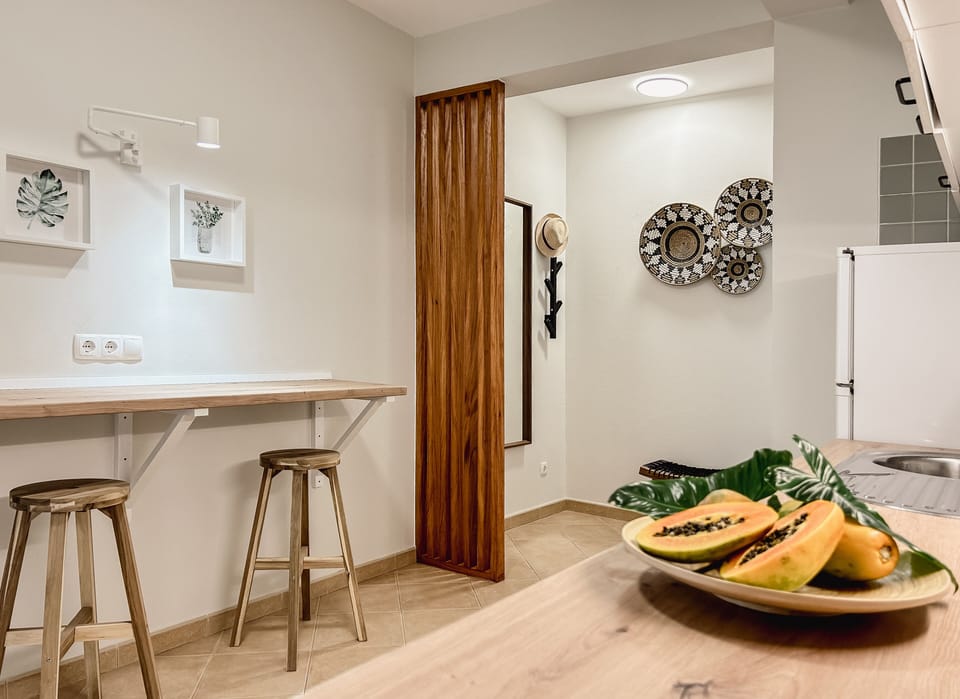 Comfort Apartment, 1 Queen Bed with Sofa bed, Non Smoking, Sea View | Living area