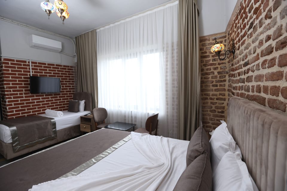 Comfort Triple Room | Iron/ironing board, free WiFi