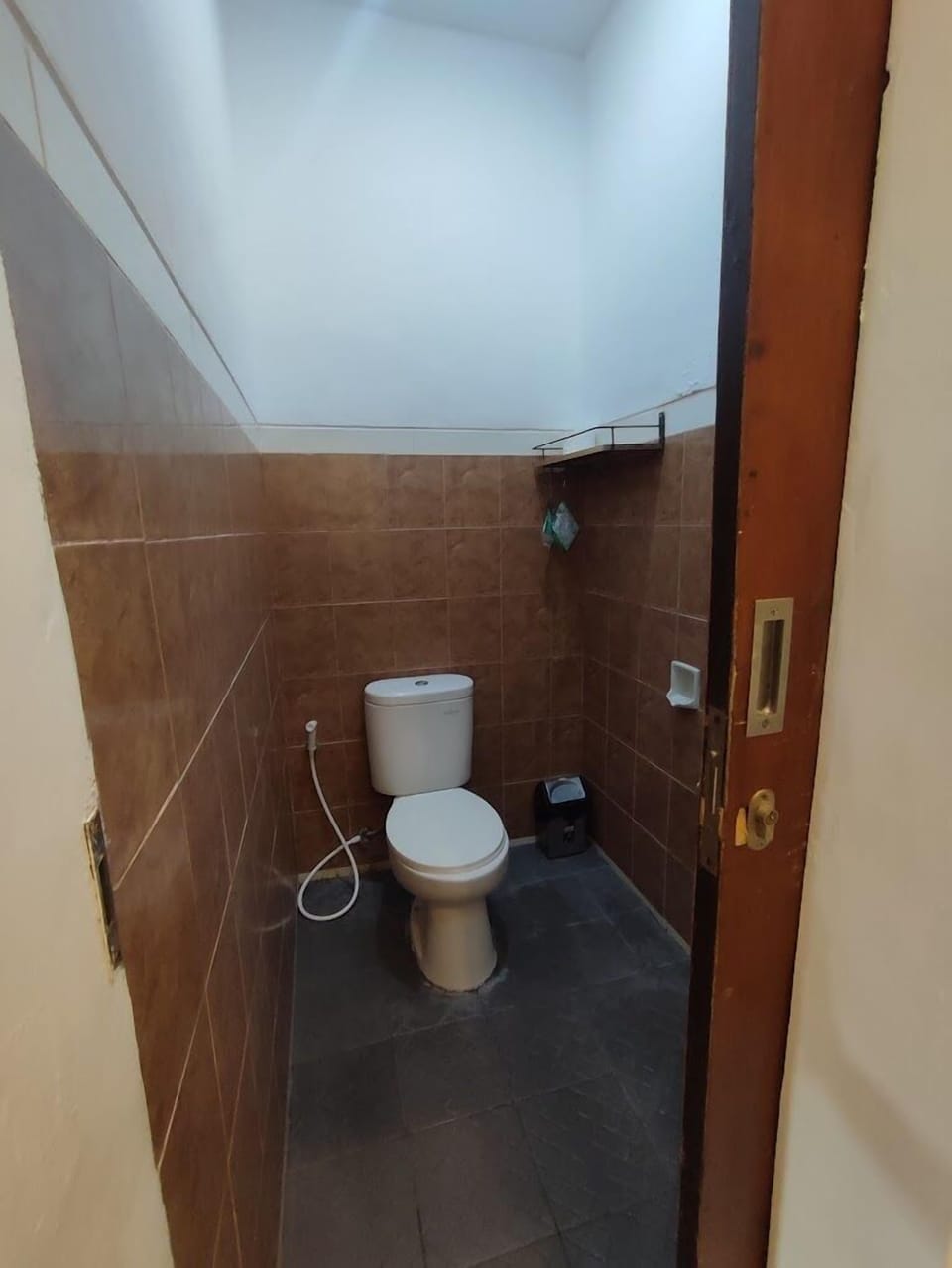 Standard Room | Bathroom | Shower, rainfall showerhead, free toiletries, slippers