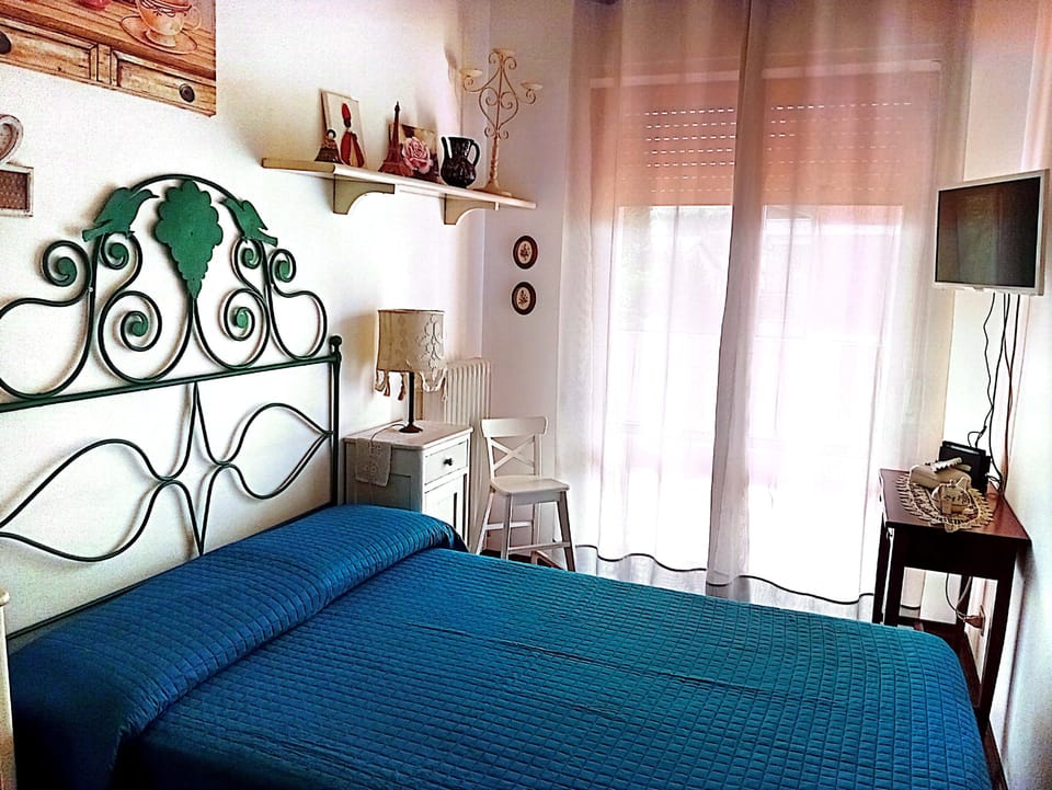 Classic Quadruple Room, Garden View | Iron/ironing board, free WiFi