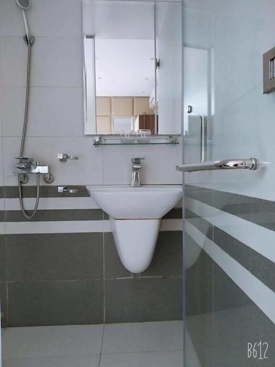 Standard Room | Bathroom