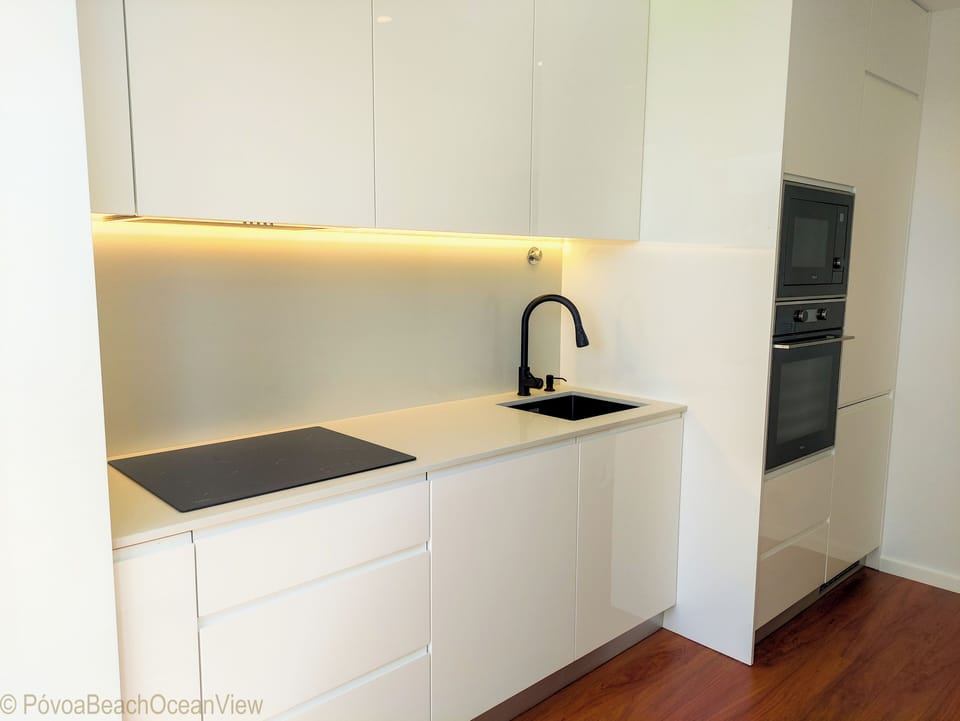 Apartment, 2 Bedrooms, Sea View | Private kitchen | Full-size fridge, microwave, oven, stovetop