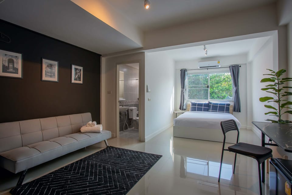 Family Double Room, Private Bathroom, City View | Free WiFi, bed sheets