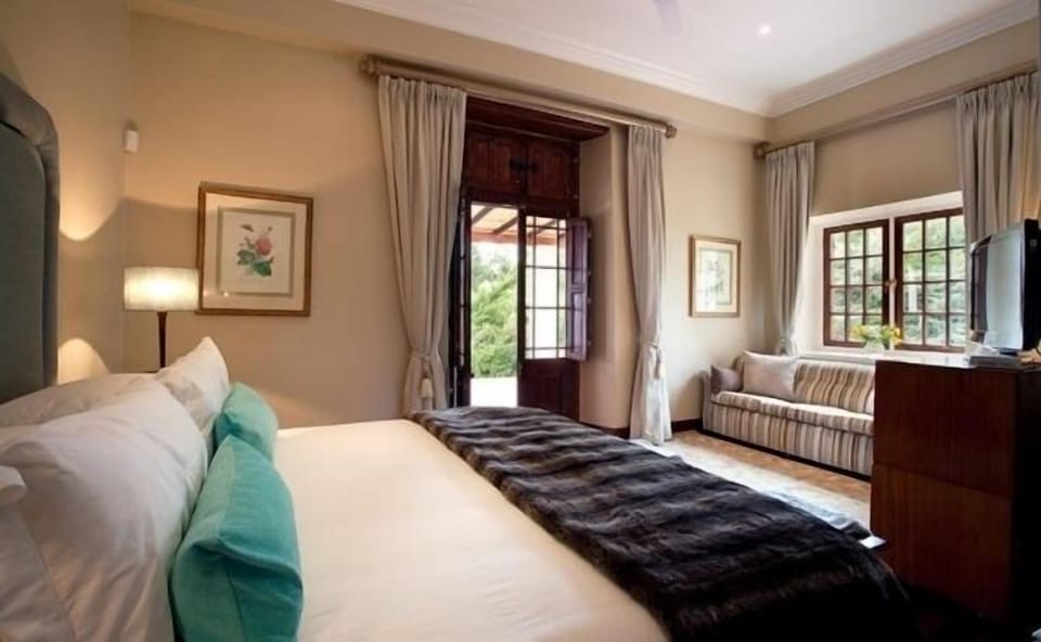 Egyptian cotton sheets, premium bedding, down comforters, pillowtop beds