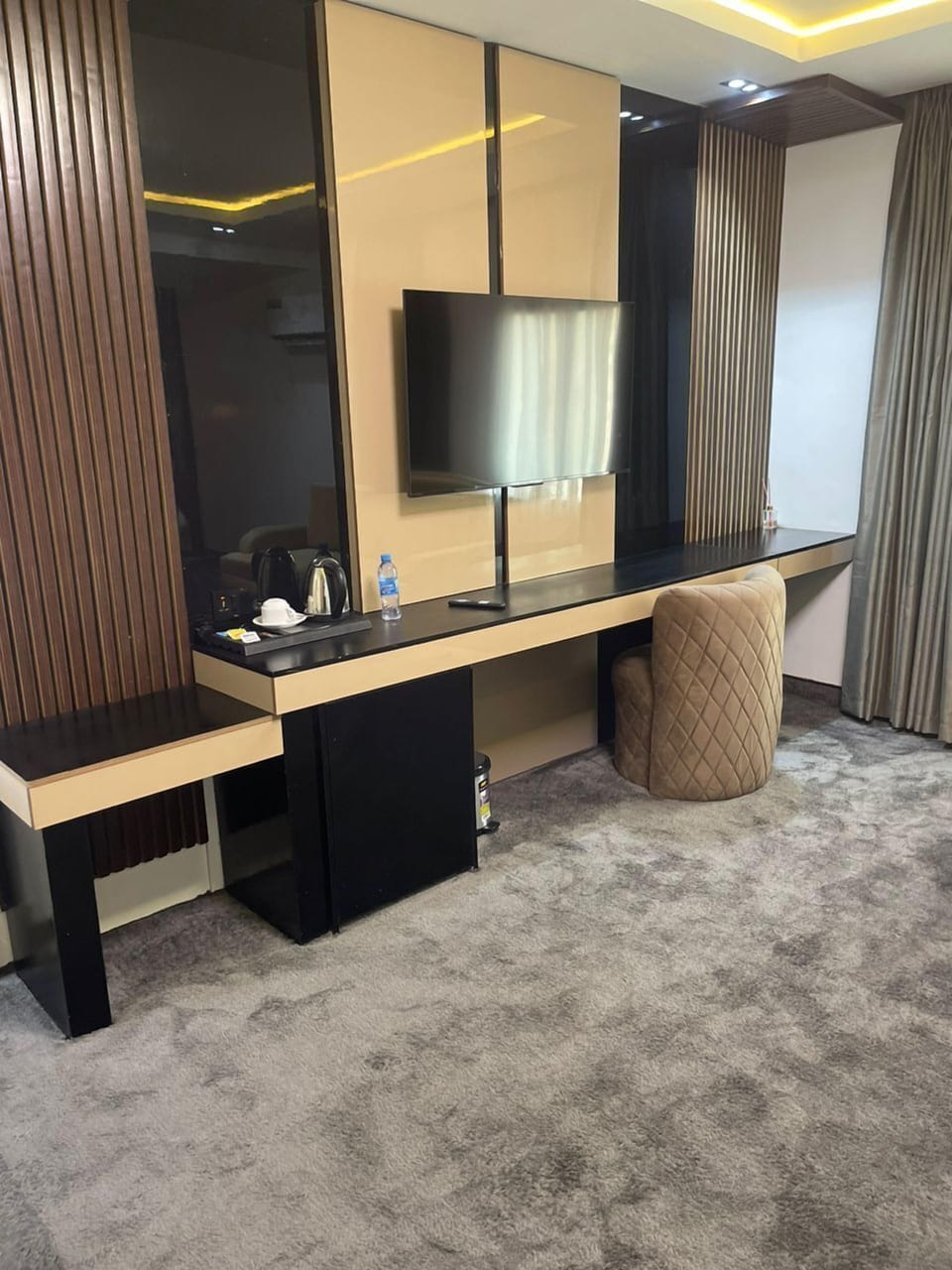 Grand Room | Room amenity