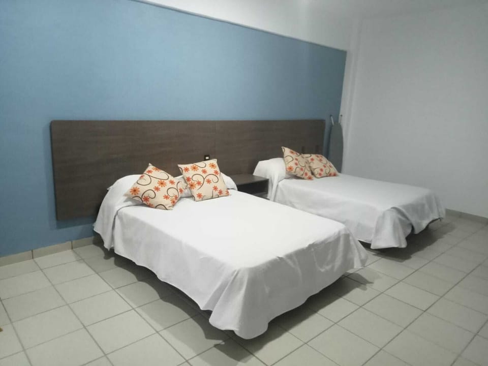 Standard Room, 1 Queen Bed | Desk, laptop workspace, iron/ironing board, free WiFi