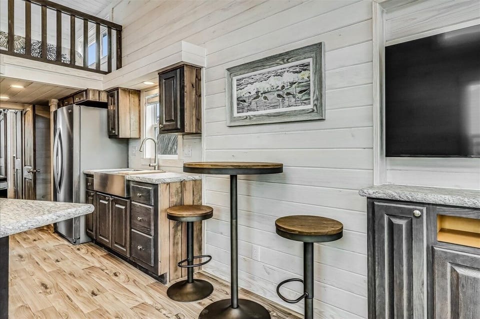 House, 1 Bedroom | Private kitchen | Fridge, oven, stovetop, coffee/tea maker
