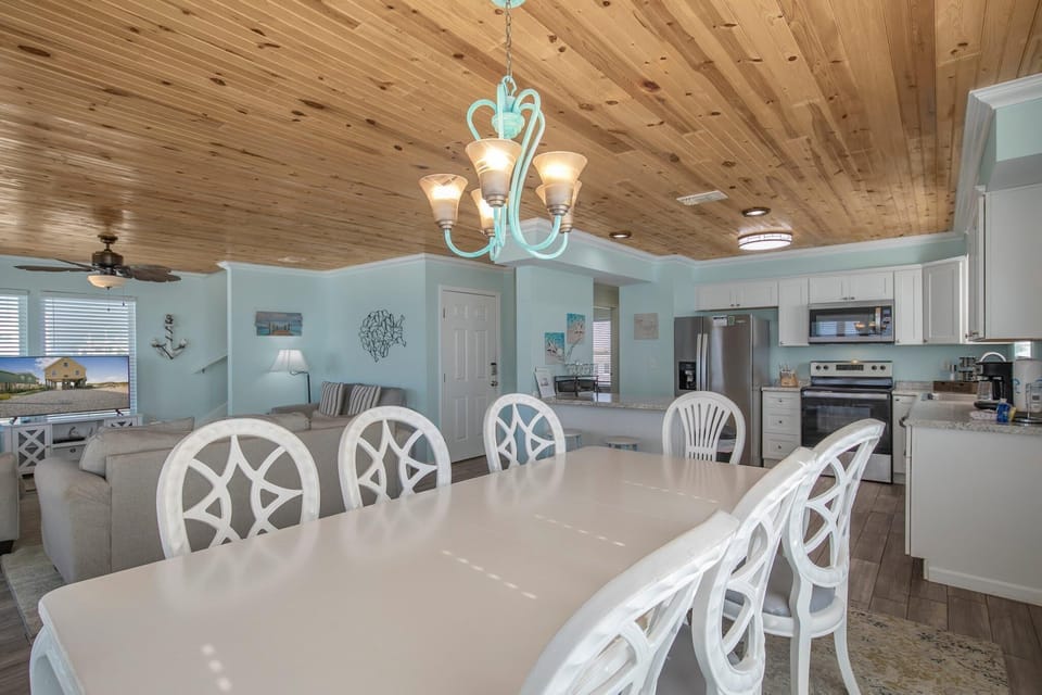 House, Multiple Beds (Haven Harbor) | Dining