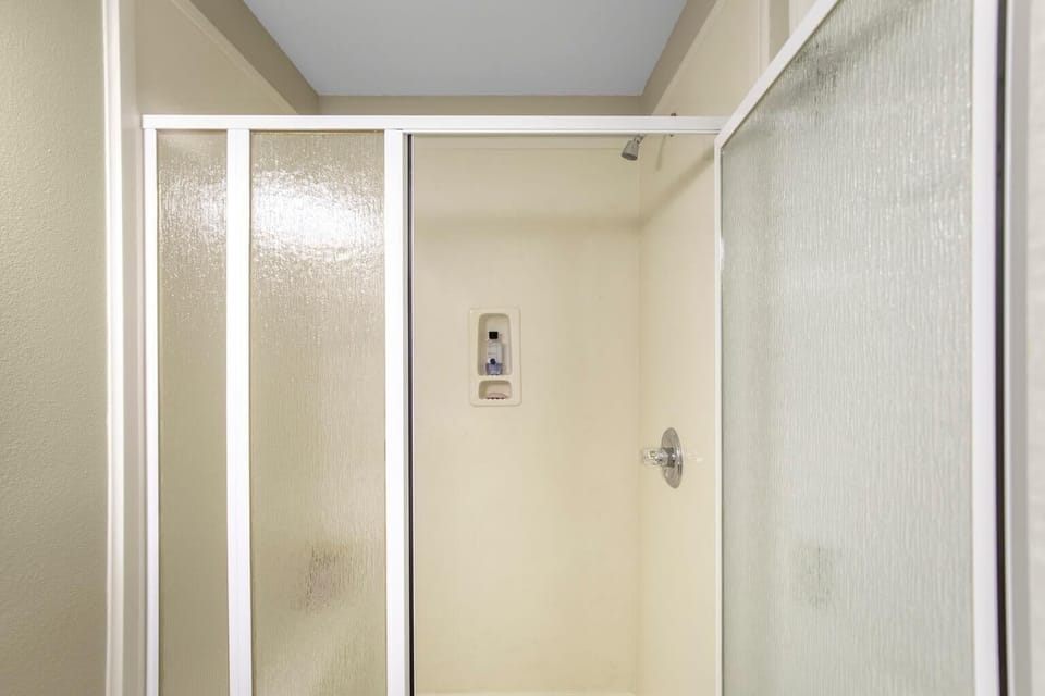 House, Multiple Beds (Blue Laguna) | Interior