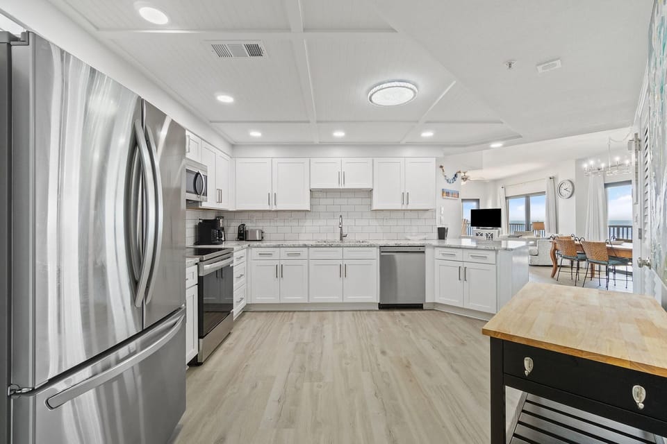 Condo, Multiple Beds (The Palms 504E) | Private kitchen | Oven