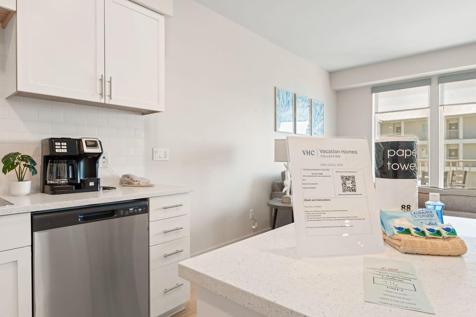 Condo, Multiple Beds (Sea Glass 316) | Interior
