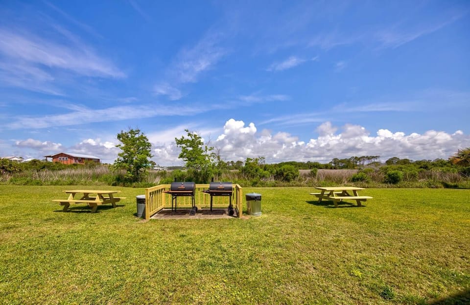 Condo, 1 Queen Bed (Lani Kai 231) | Outdoor dining