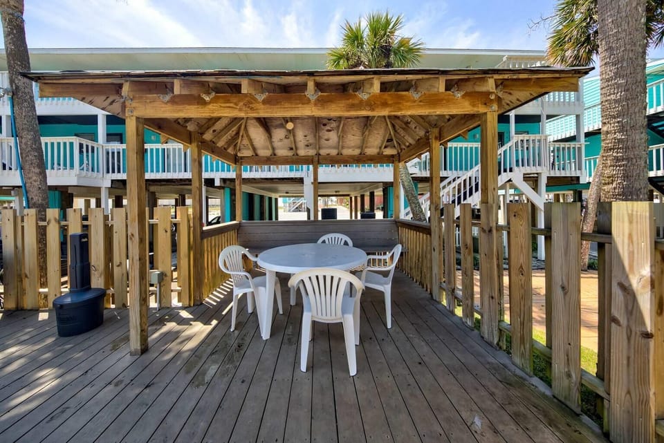 Condo, 1 Queen Bed (Lani Kai 231) | Outdoor dining