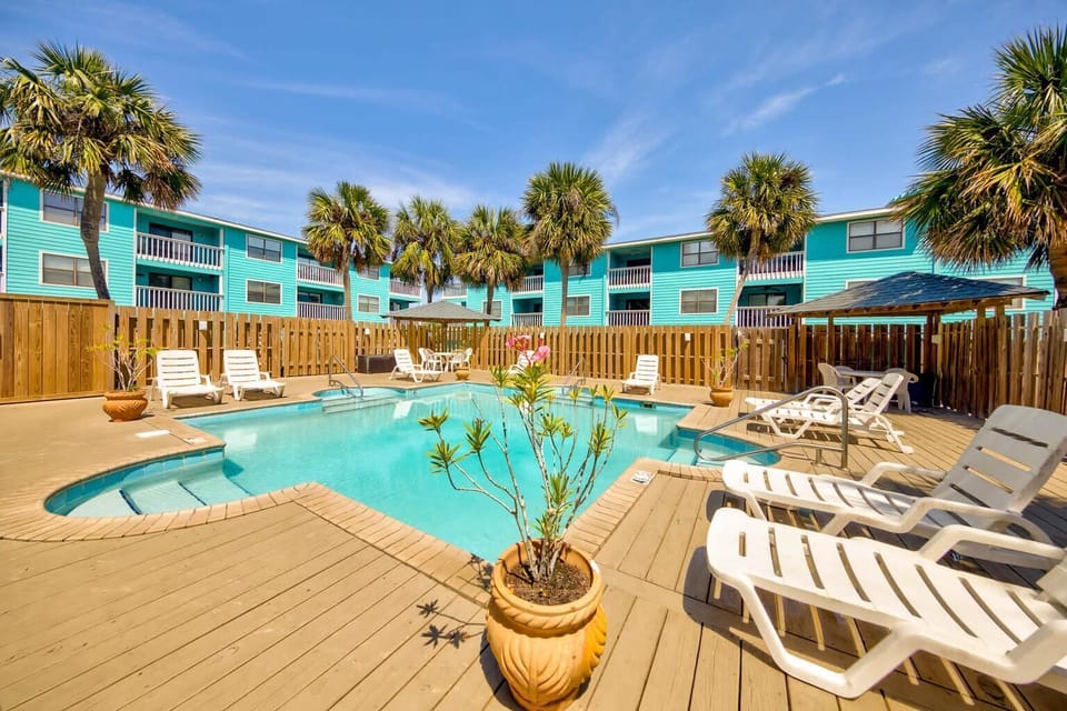 Condo, 1 Queen Bed (Lani Kai 231) | Pool