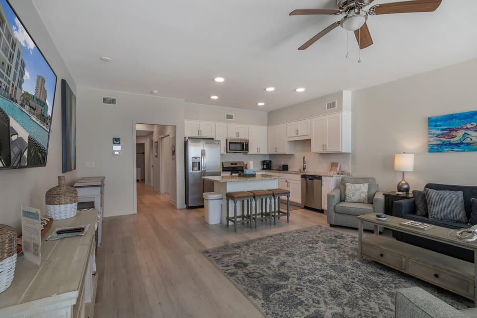 Condo, 1 King Bed with Sofa bed (Sea Glass 403) | Living area