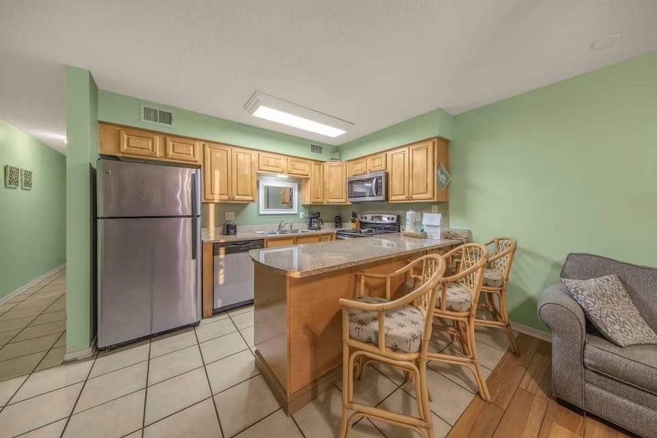 Condo, Multiple Beds (Seaside Beach & Racquet 4311) | Private kitchen | Oven