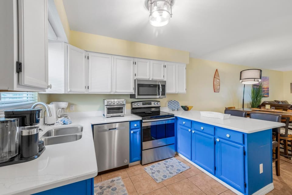 Condo, Multiple Beds (Lagoon Run 105) | Private kitchen | Oven, toaster