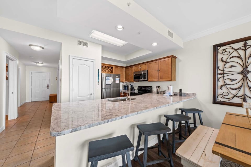 Condo, Multiple Beds (The Indies 303) | Private kitchen | Oven