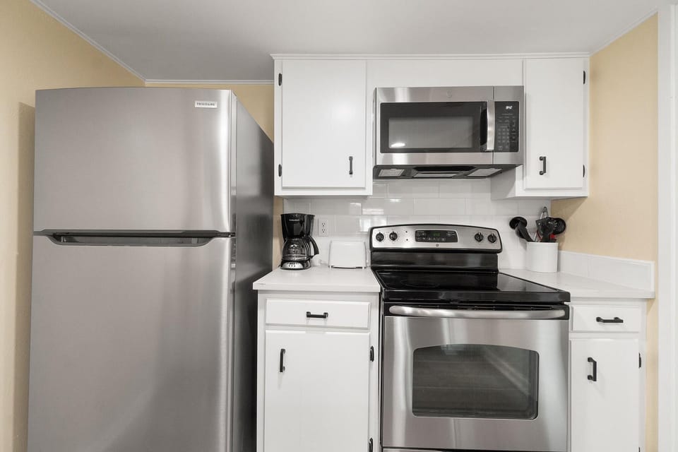 Condo, Multiple Beds (Gulf View 16) | Private kitchen