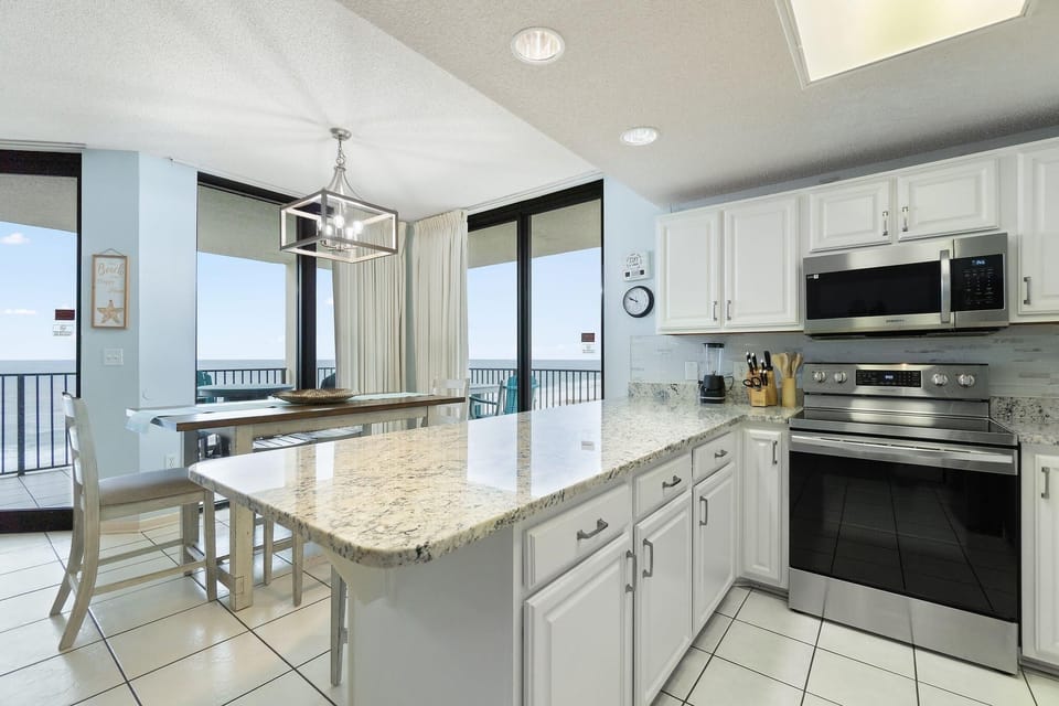 Condo, Multiple Beds (Phoenix VIII 81201) | Private kitchen | Oven