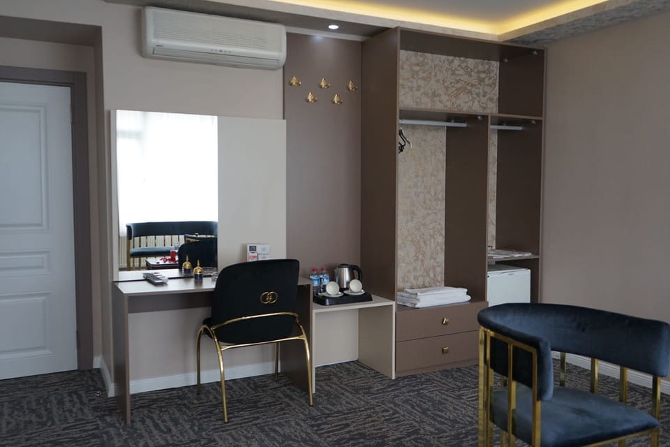 In-room safe, free WiFi, bed sheets
