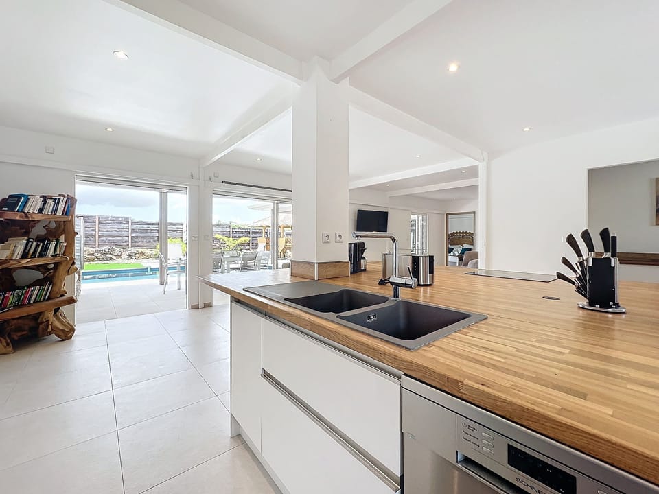 Comfort Villa | Private kitchen | Electric kettle