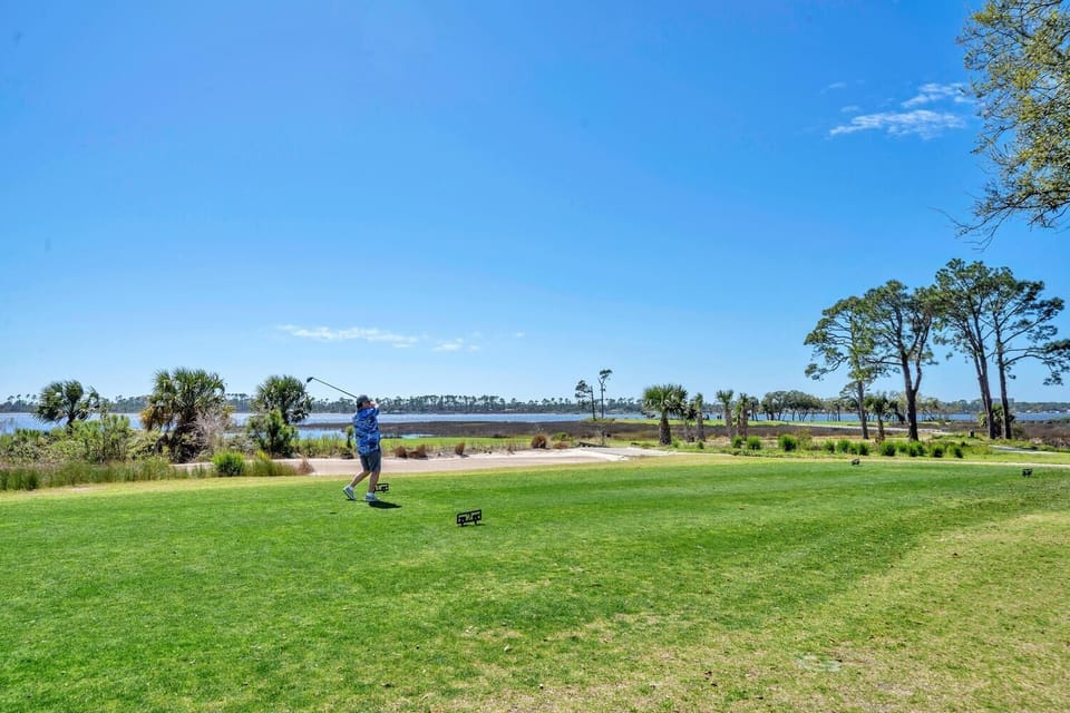 Condo, Multiple Beds (Reflections 402) | Golf
