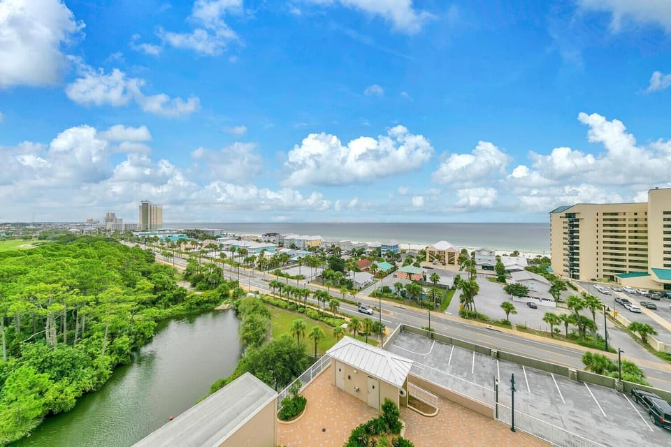Condo, Multiple Beds (Laketown Wharf 801) | Parking | Self parking