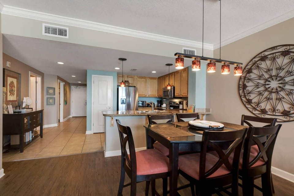 Condo, Multiple Beds (Marisol 204) | Private kitchen | Oven, cookware/dishes/utensils