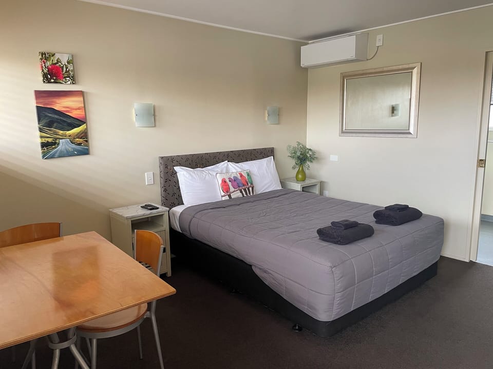 Soundproofing, iron/ironing board, WiFi (free), bed sheets