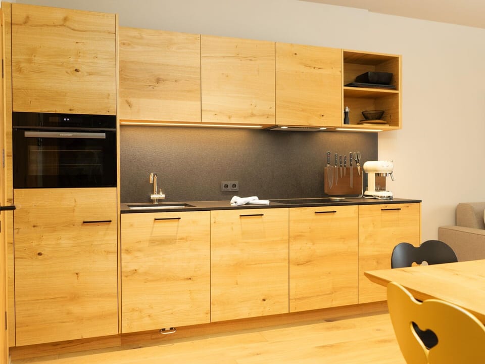 Apartment | Private kitchen | Electric kettle, toaster