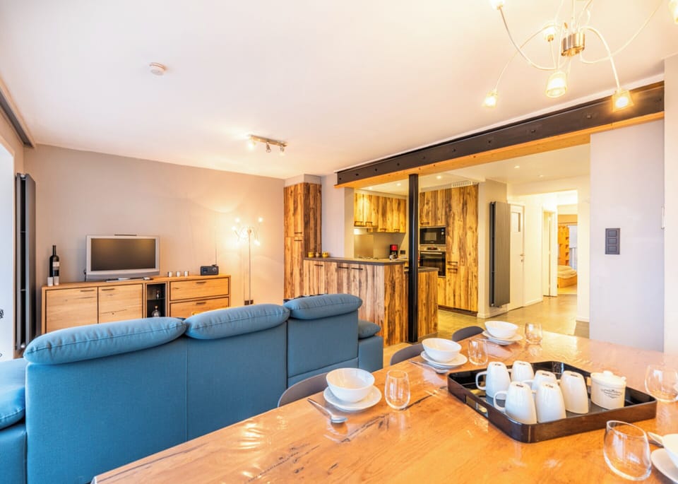 Apartment | Dining
