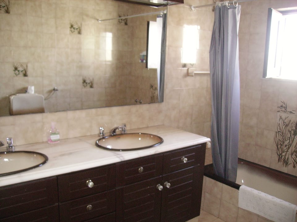Ocean View Lagos Bed and Breakfast in Lagos